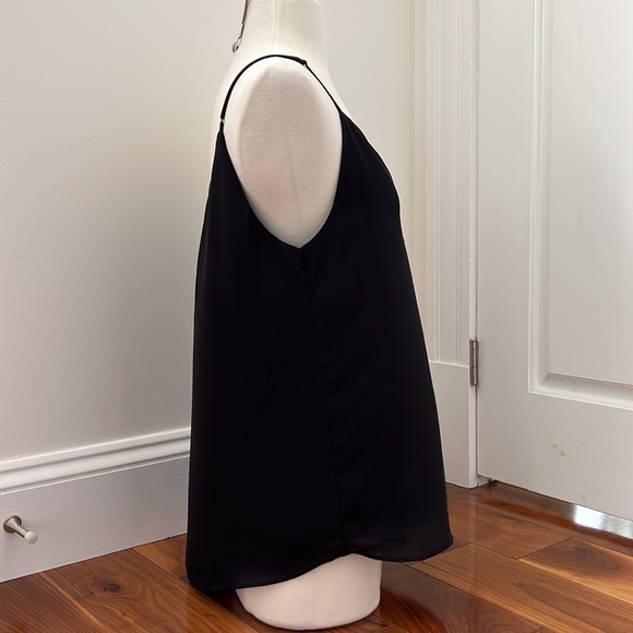 Aritzia Babaton Camisole. Size medium - Picture 3 of 8